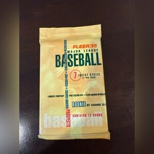 1995 Fleer Major League Baseball Cards 12-Card Pack Sealed